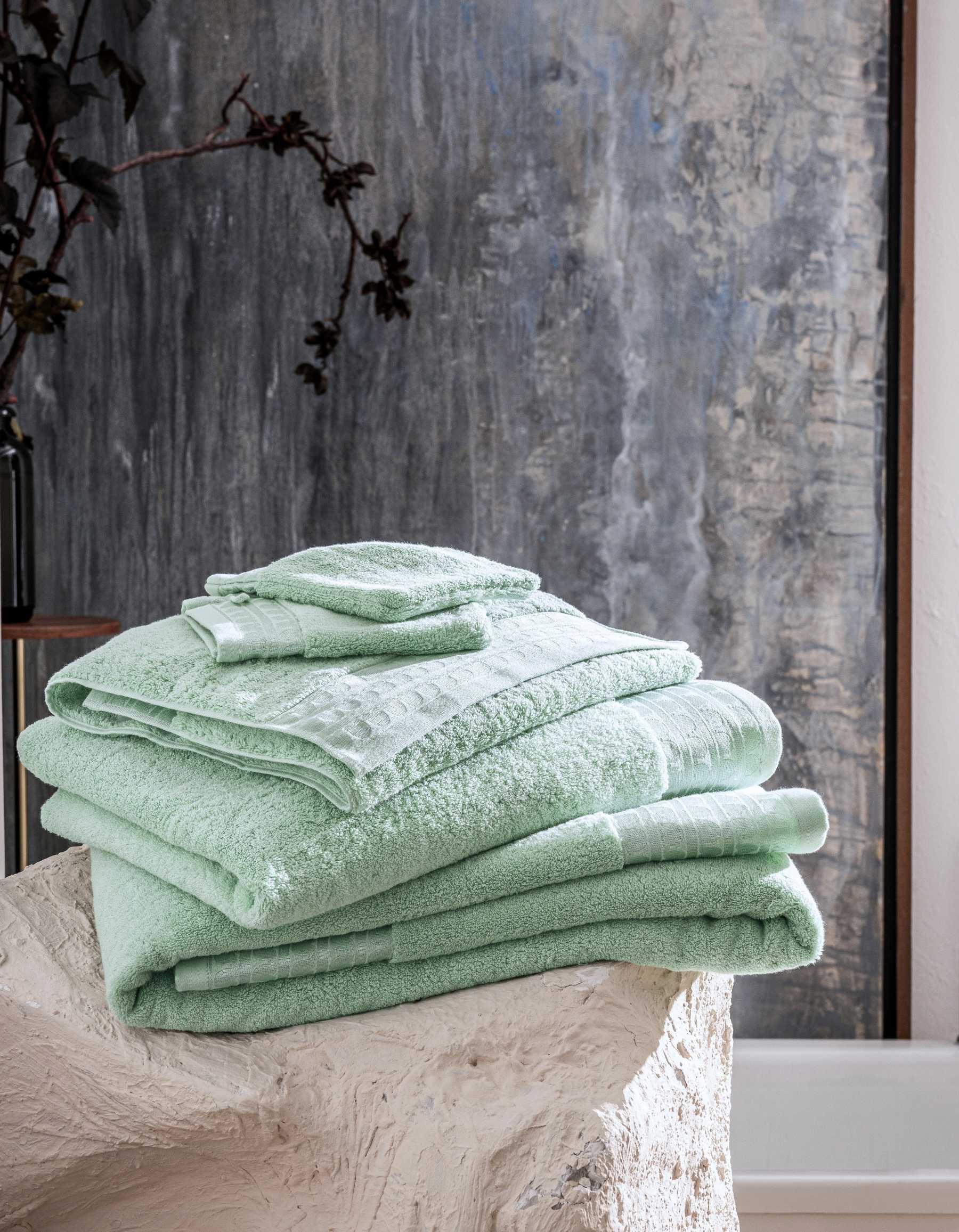 THE SIGNATURE BATH TOWEL | WATER GREEN