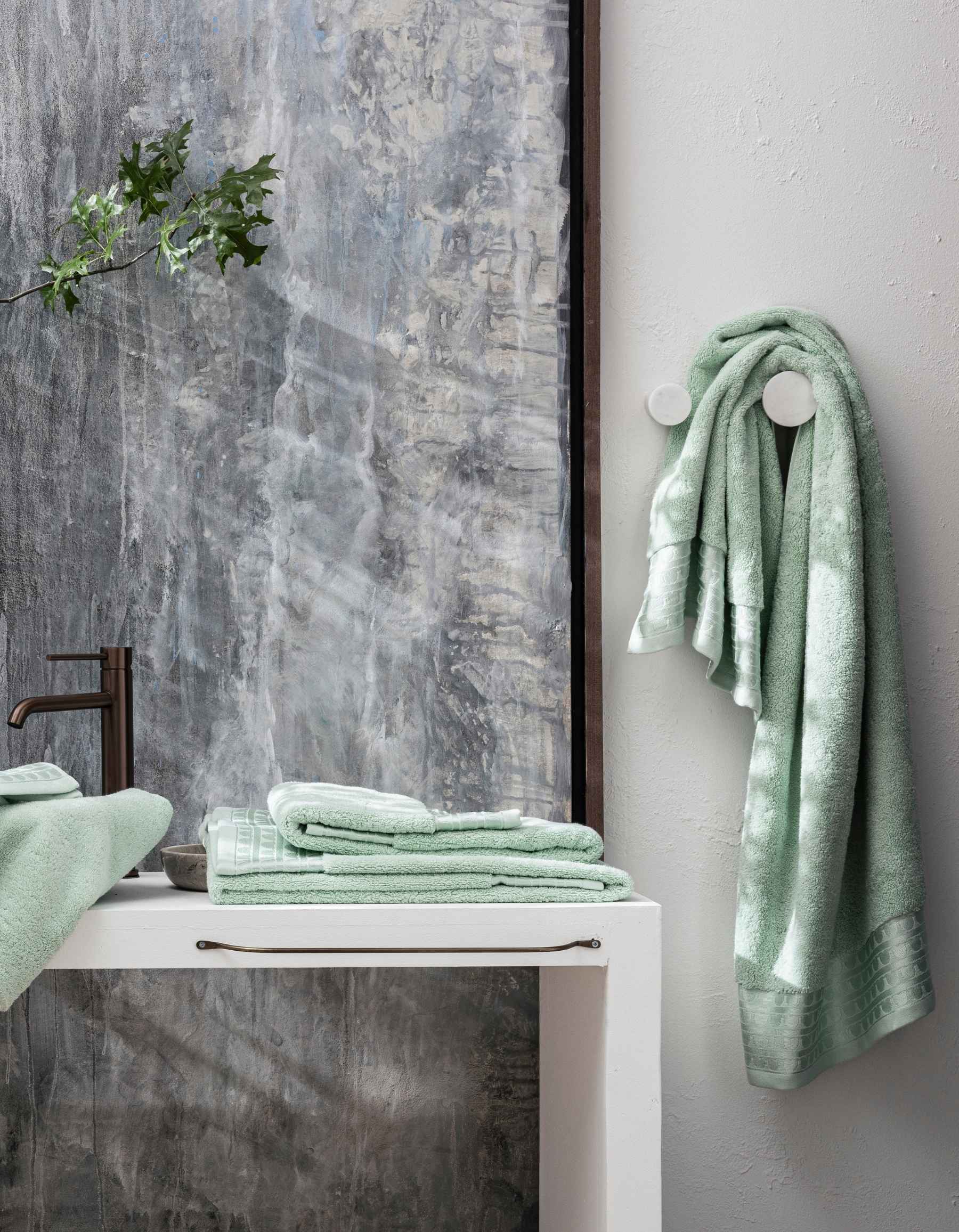 THE SIGNATURE BATH TOWEL | WATER GREEN