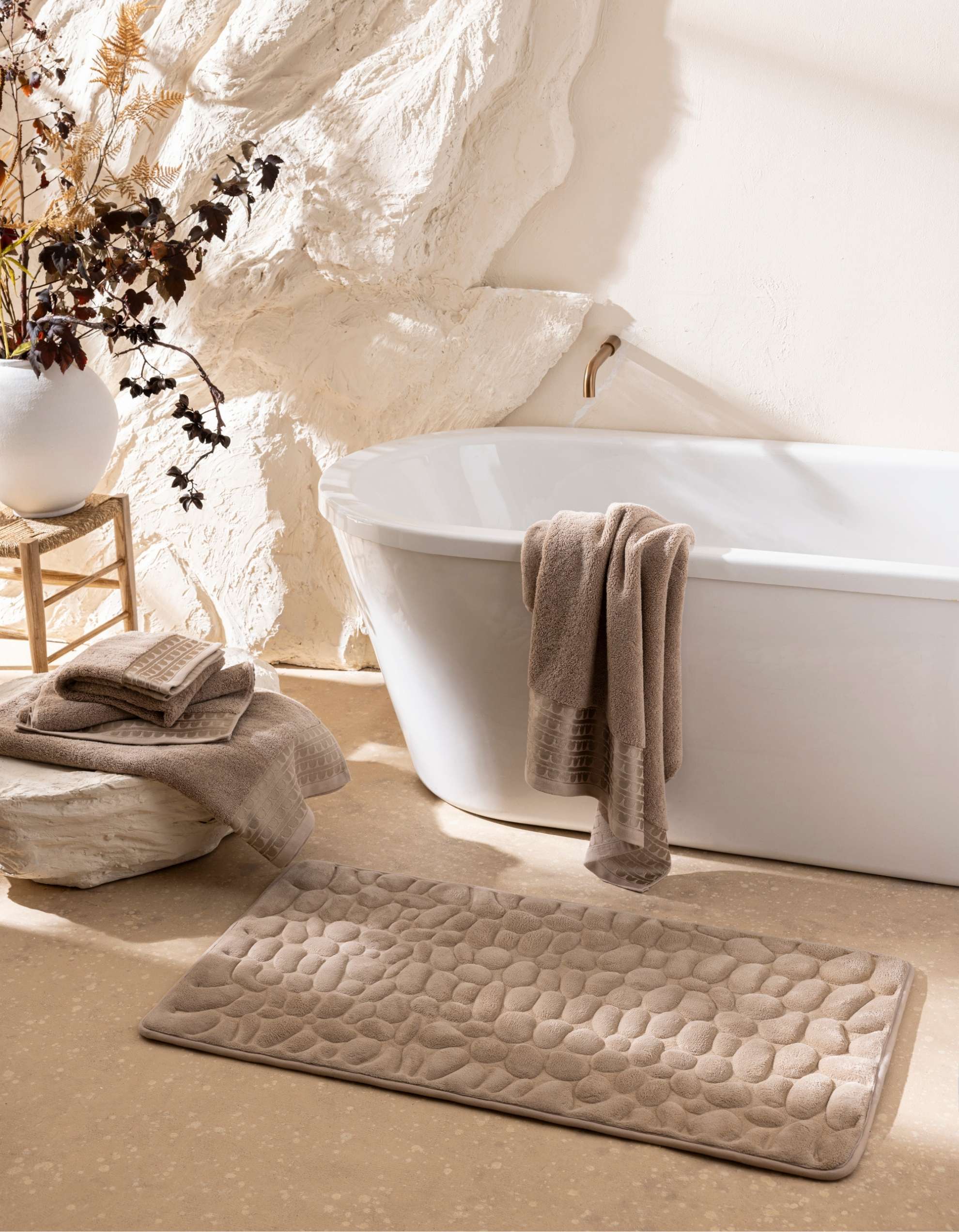 THE PEBBLE BATH MAT | TAUPE BEIGE