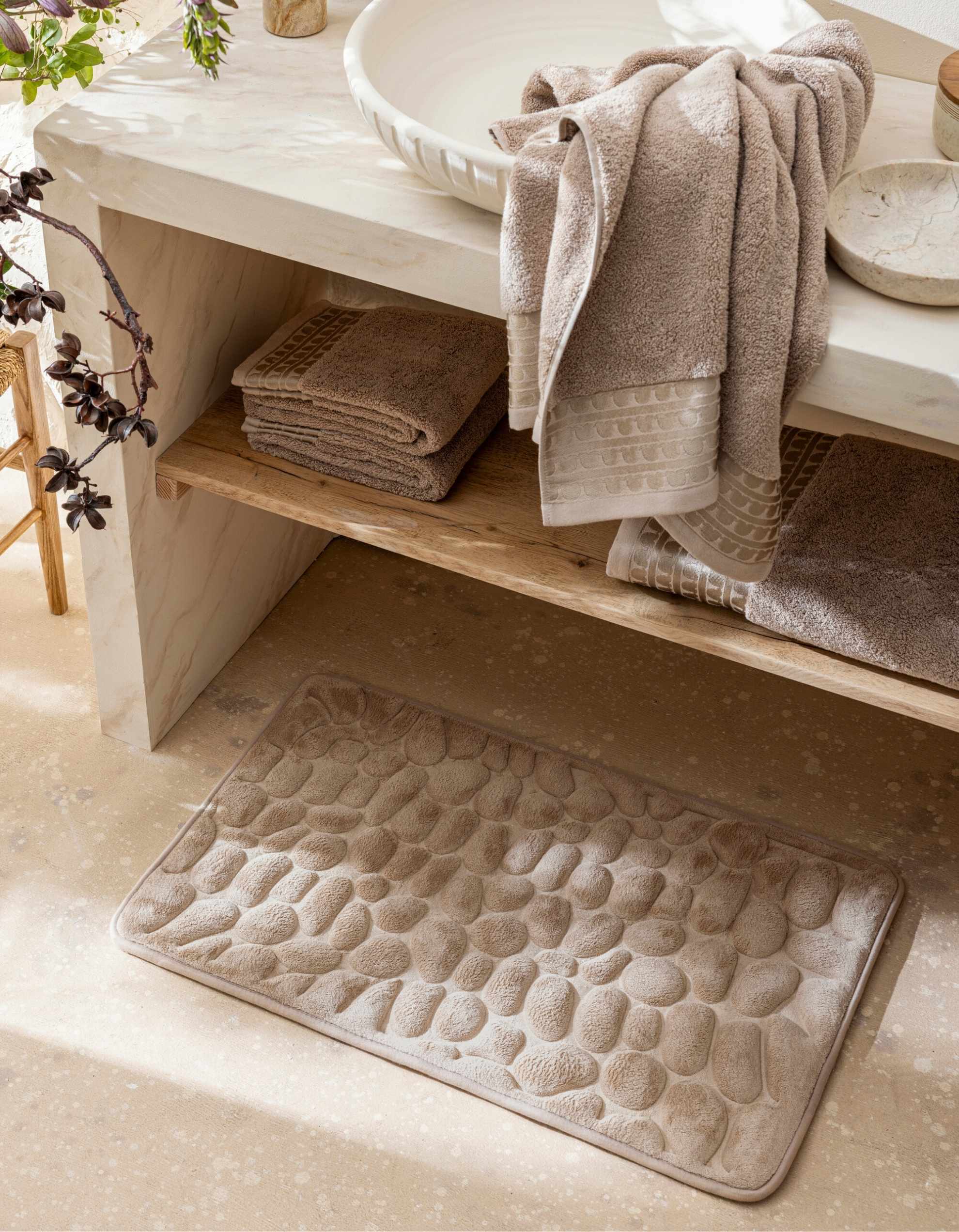 THE PEBBLE BATH MAT | TAUPE BEIGE