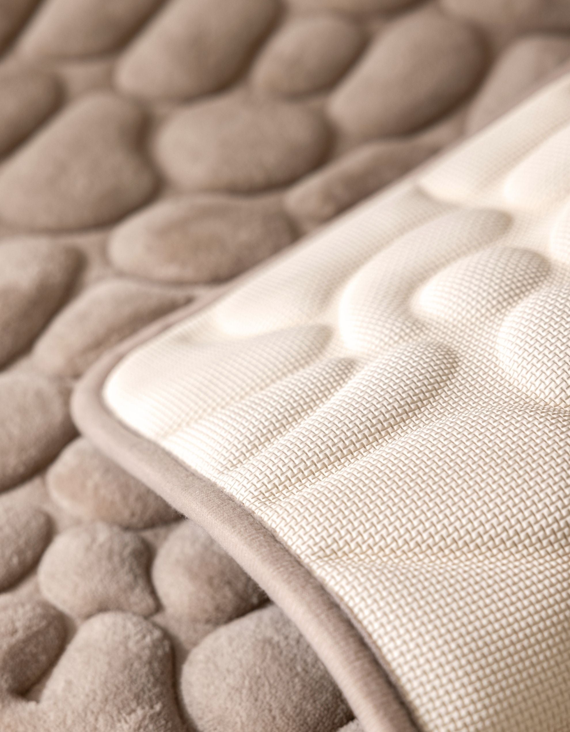 THE PEBBLE BATH MAT | TAUPE BEIGE