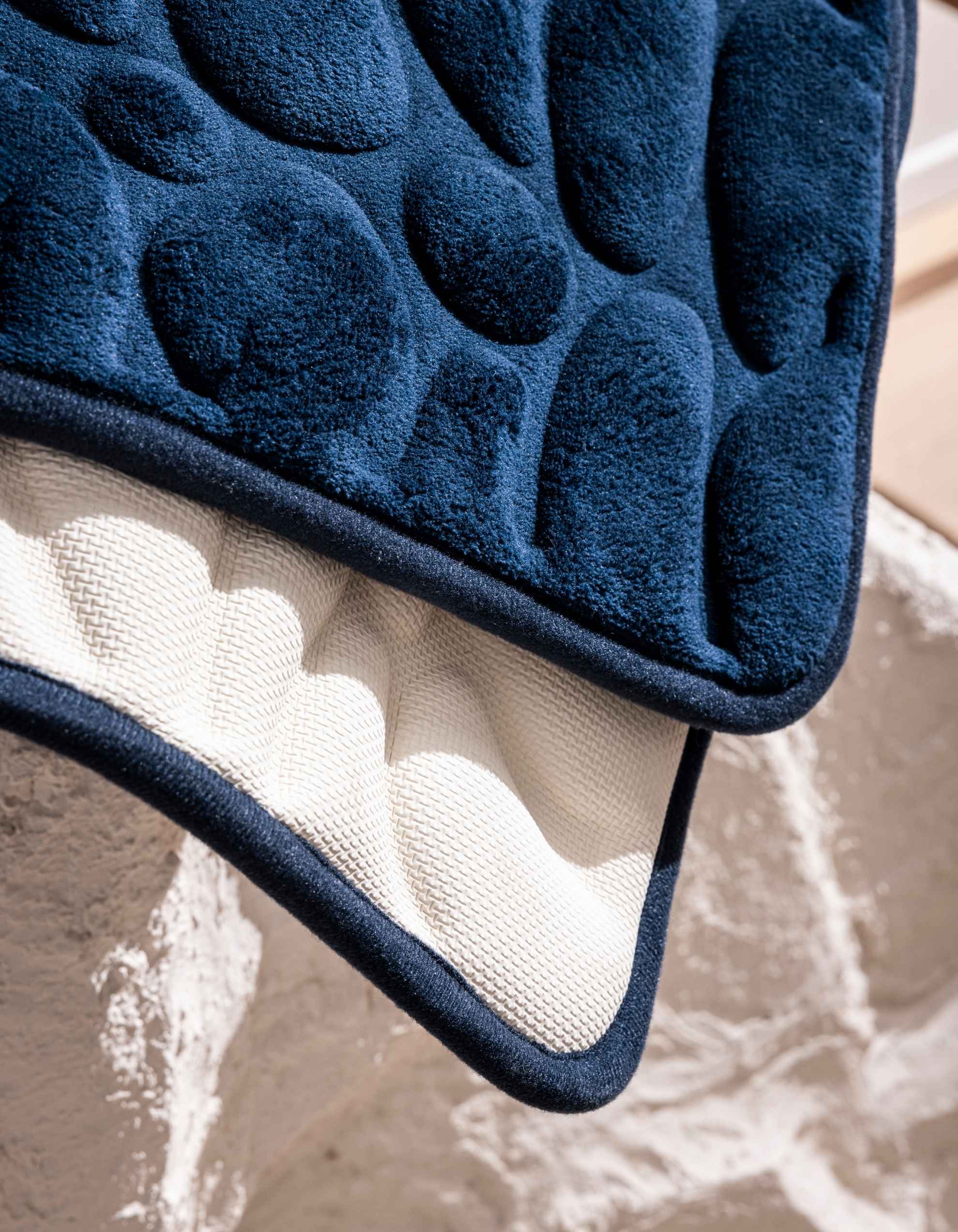 THE PEBBLE BATH MAT | NAVY BLUE