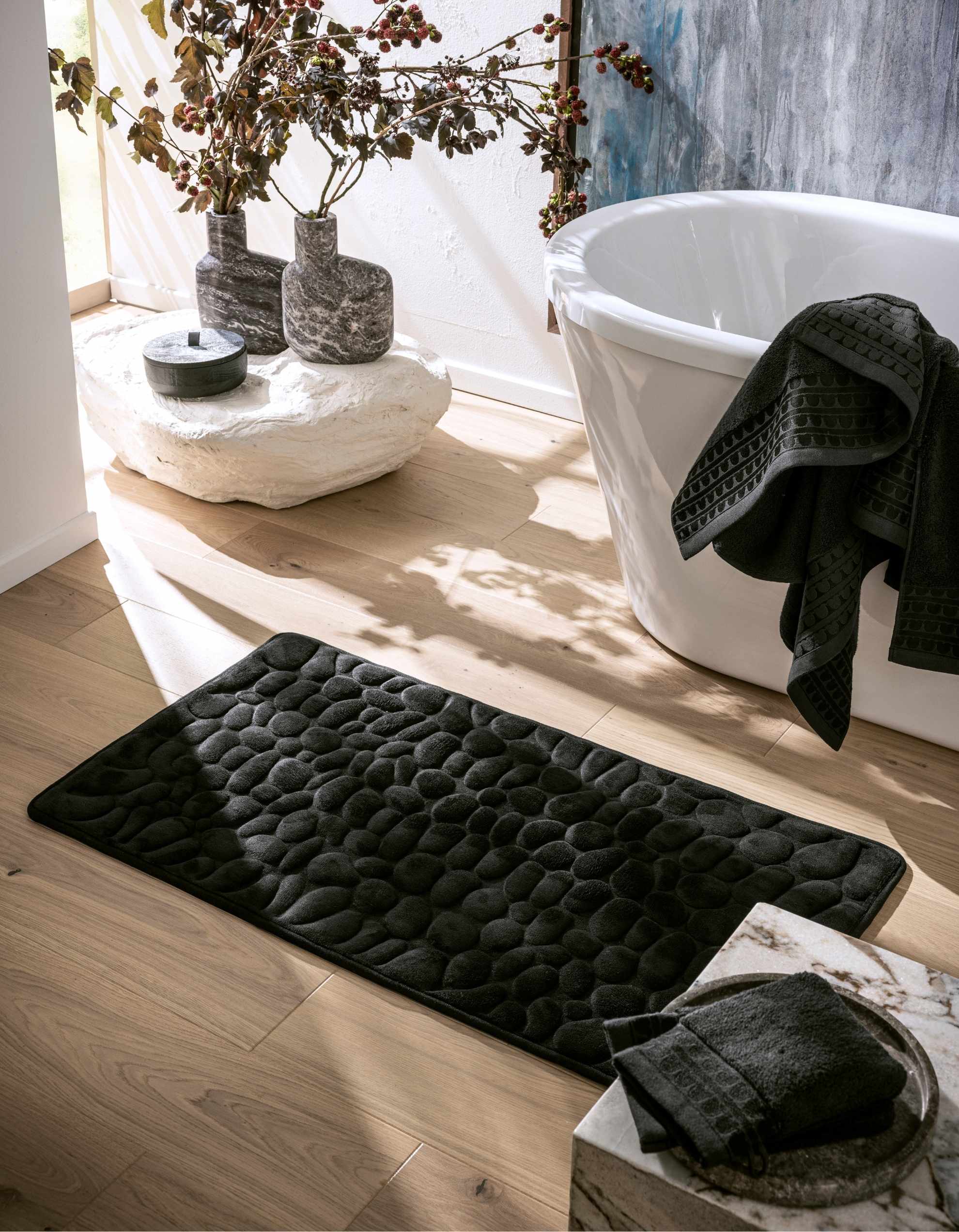 THE PEBBLE BATH MAT | INK BLACK