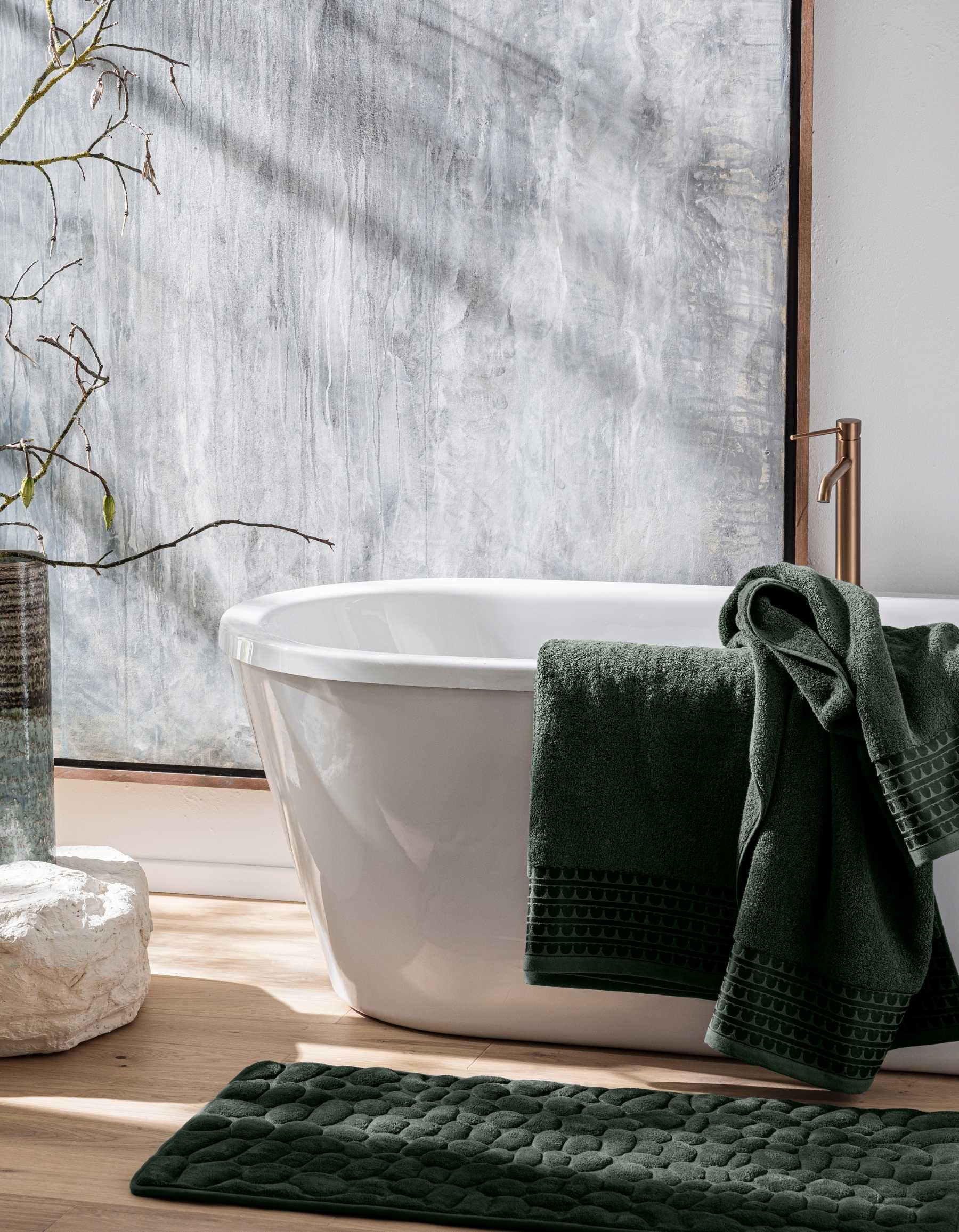 THE PEBBLE BATH MAT | FOREST GREEN