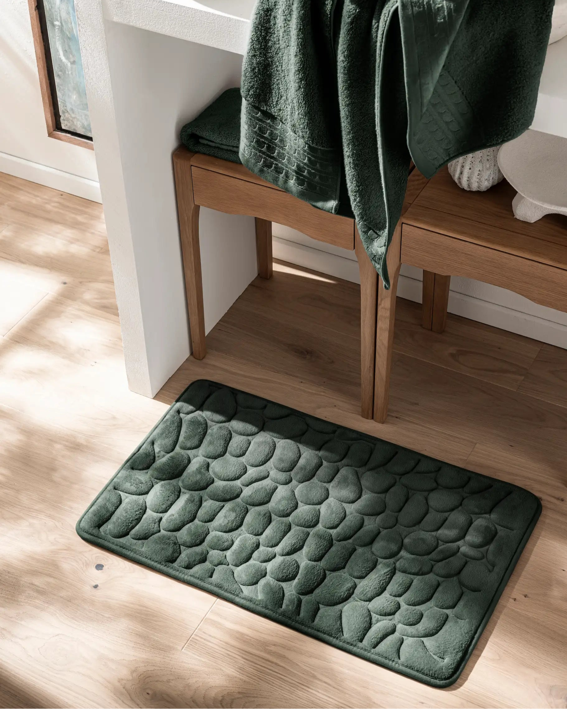 THE PEBBLE BATH MAT | FOREST GREEN